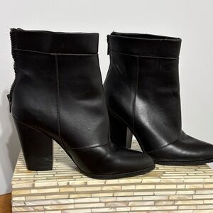 A+ Ellen Sleek Black Heeled Boots